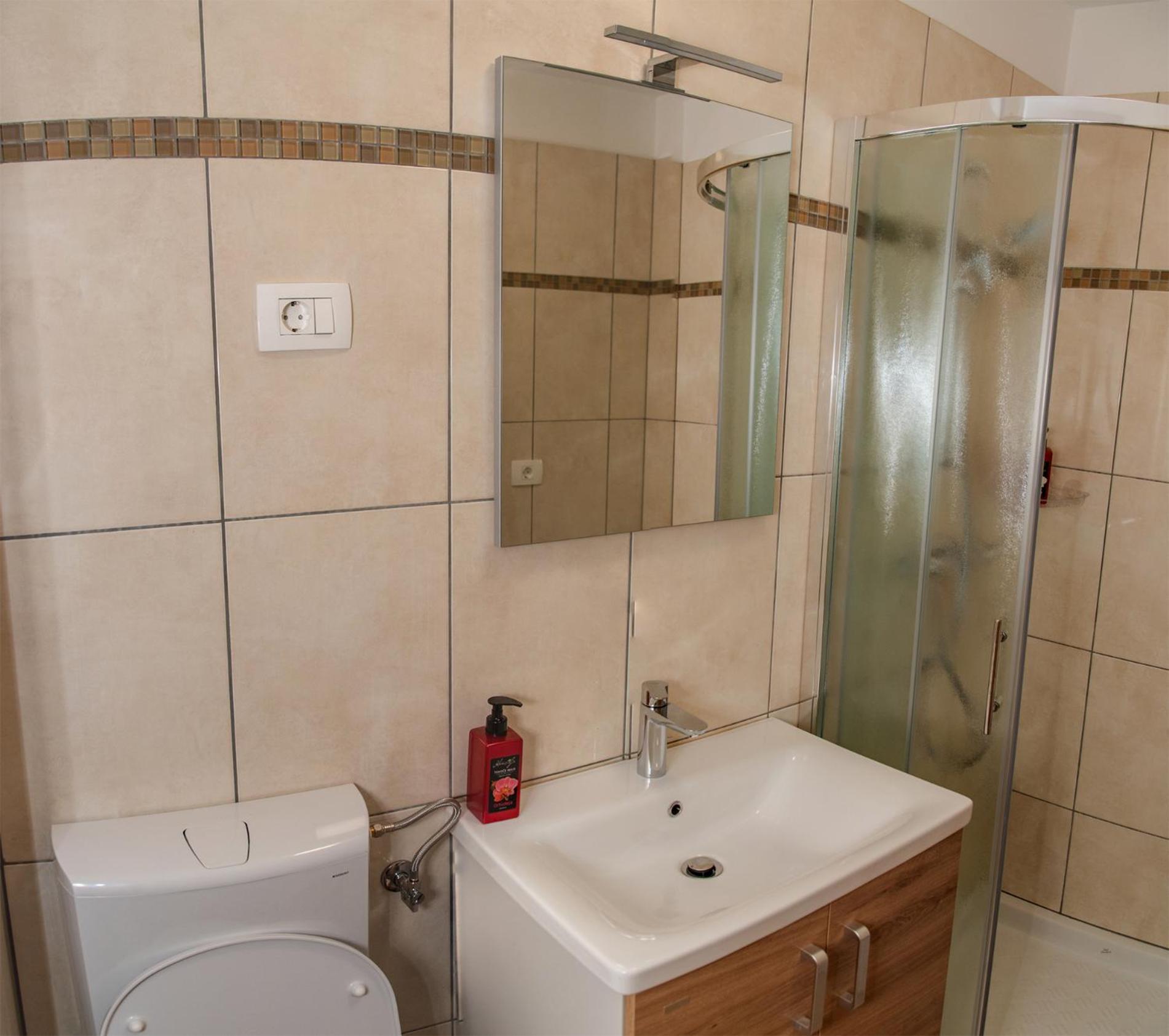 Apartmaji Tinta Kanal ภายนอก รูปภาพ
