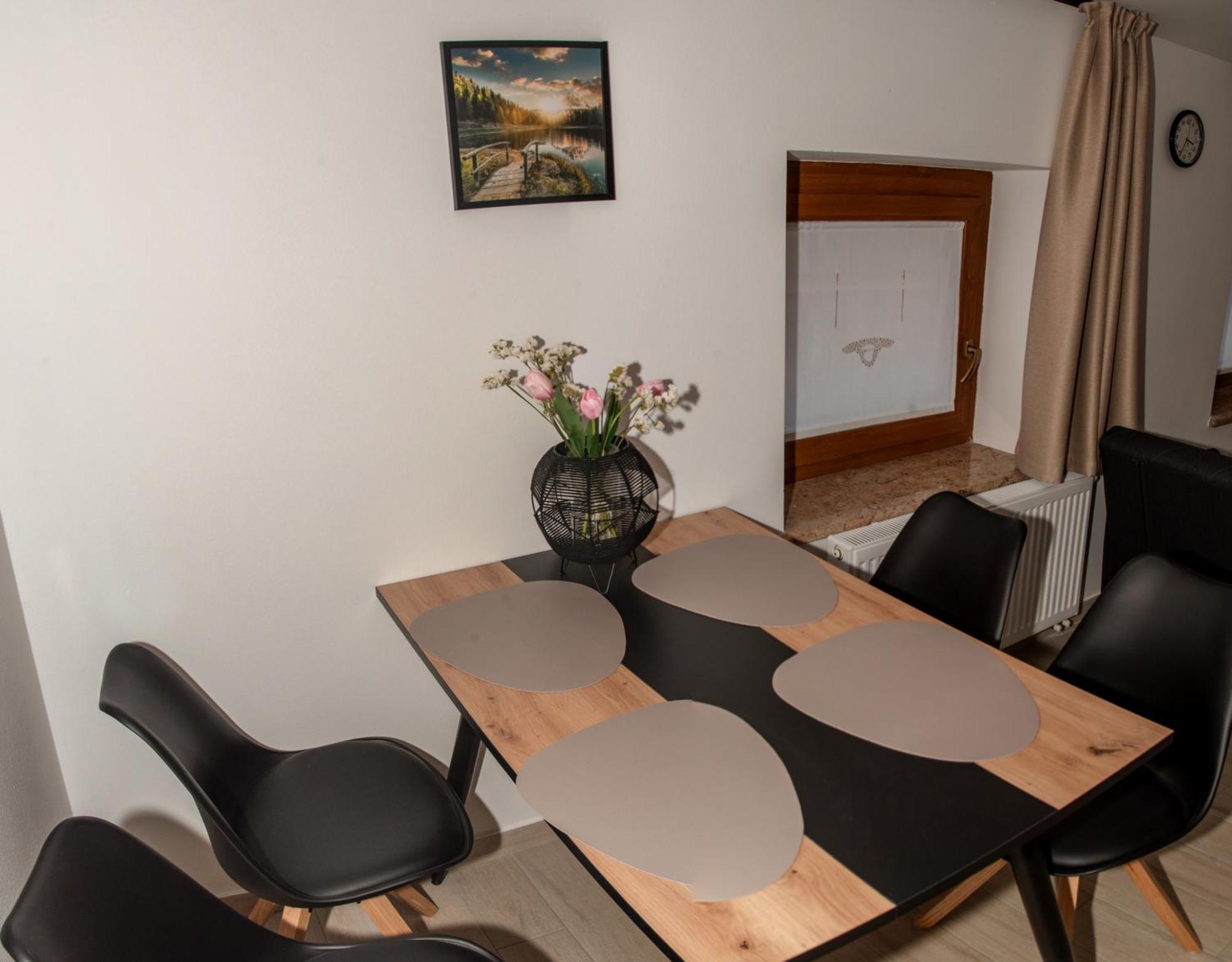 Apartmaji Tinta Kanal ภายนอก รูปภาพ