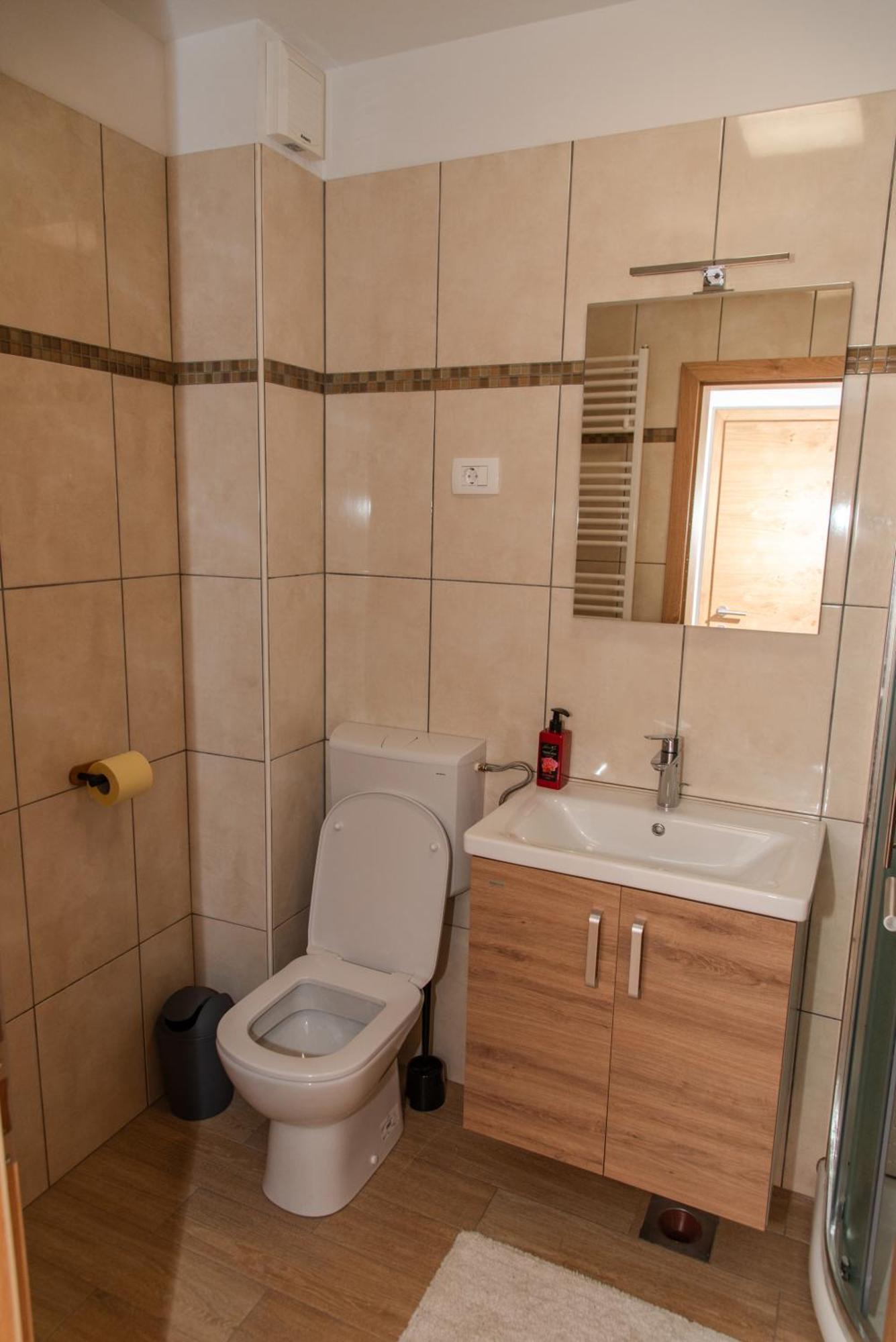 Apartmaji Tinta Kanal ภายนอก รูปภาพ