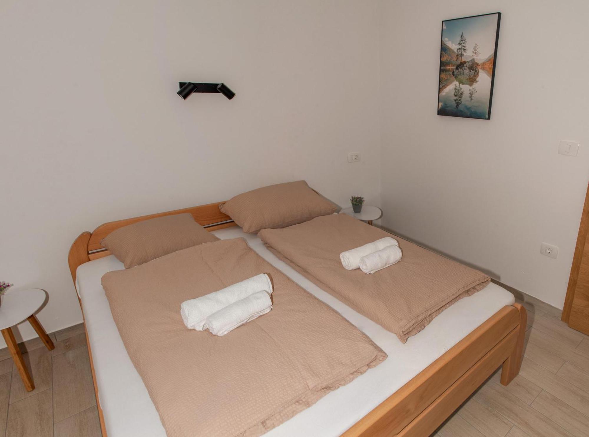 Apartmaji Tinta Kanal ภายนอก รูปภาพ